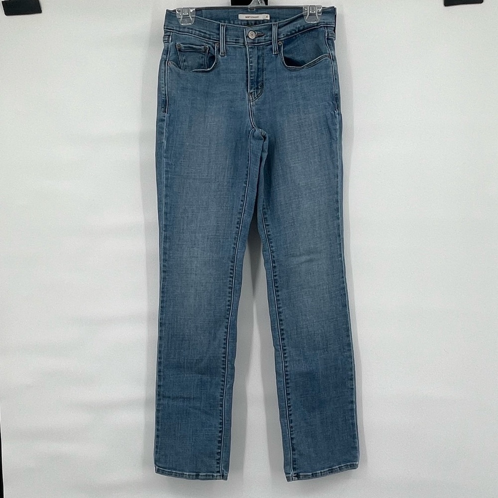 Levi’s 505 straight light medium wash jeans